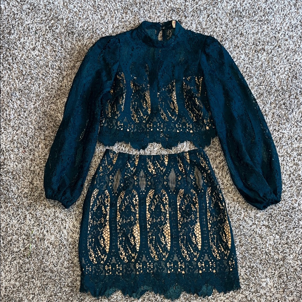 Elegant Two-Piece Lace Set in Teal HAS SMALL FLAW